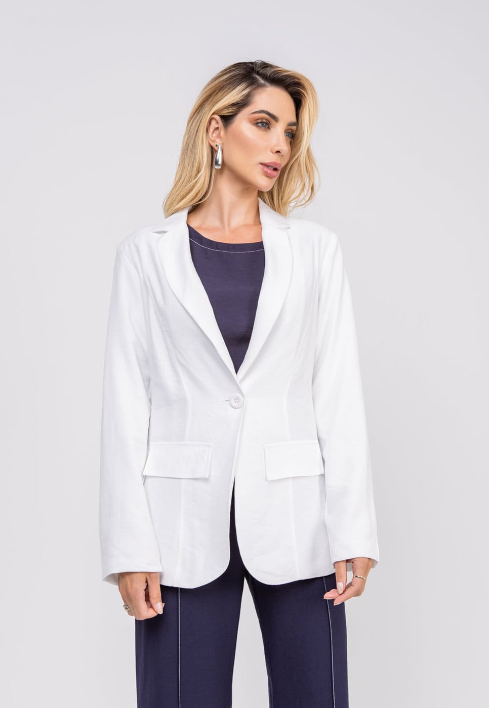 Brinco Semijoia Orgânico Gota Acetinado Em Ródio Branco — outra vista